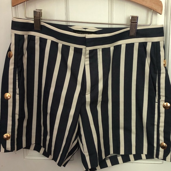 Banana Republic Pants - Summer shorts Banana Republic Pants - Summer shorts